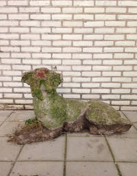 Dog sculpture in front of the Gerrit Rietveld Academie.